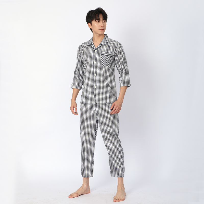 Пижама из 100% хлопка с рукавами три четверти и брюками длиной девять четвертей, изготовленная из 100% хлопковой ткани сирсакер, окрашенной в п